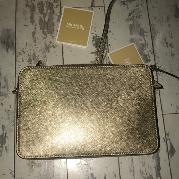 Michael Kors Jet Set Crossbody in Gold ❤️ NWT! - Picture 3 of 8